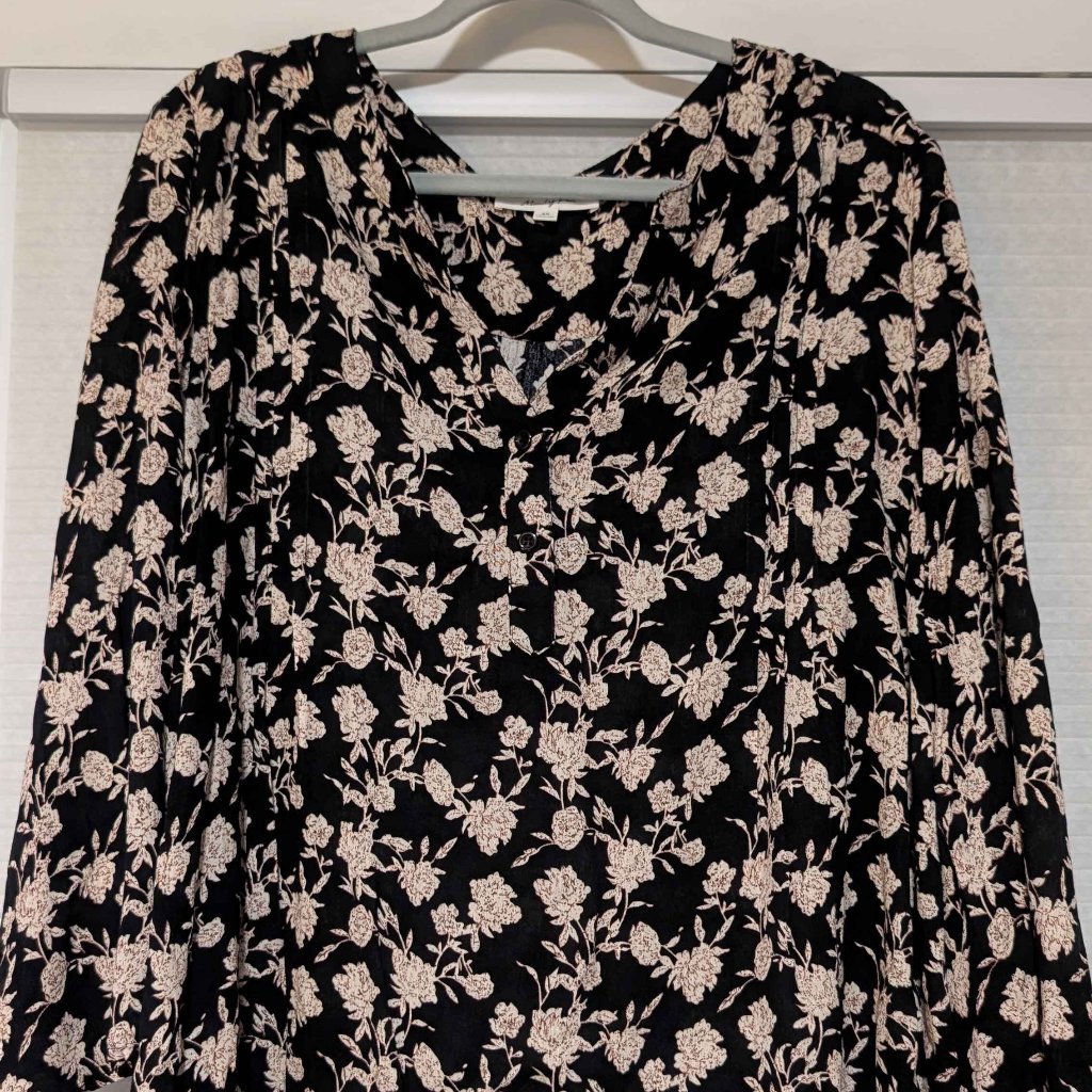 Monday Fun Bell Sleeve Blouse Black Floral Size 3x